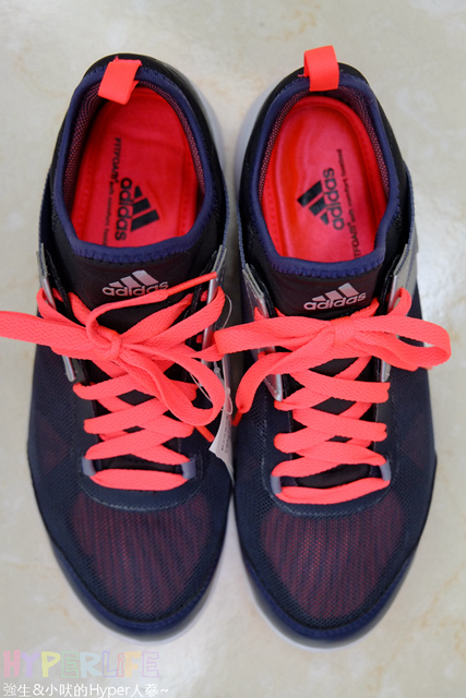 〈運動魂燃燒吧〉運動女孩兒穿搭鞋款分享,Adidas運動訓練鞋開箱~ @強生與小吠的Hyper人蔘~ adidas開箱 (5).jpg
