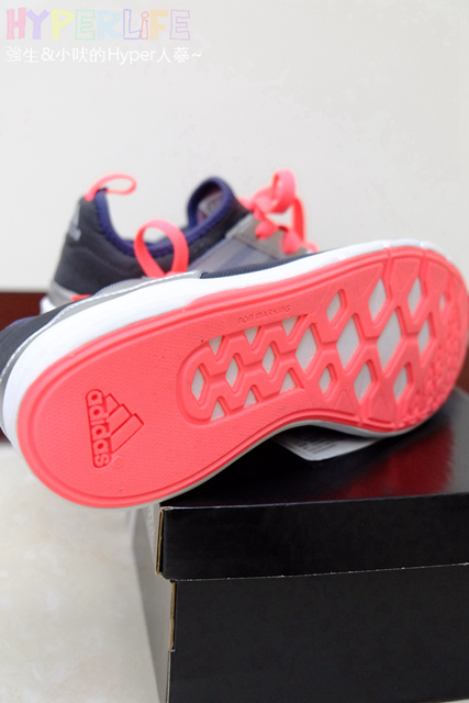 〈運動魂燃燒吧〉運動女孩兒穿搭鞋款分享,Adidas運動訓練鞋開箱~ @強生與小吠的Hyper人蔘~ adidas開箱 (8).jpg