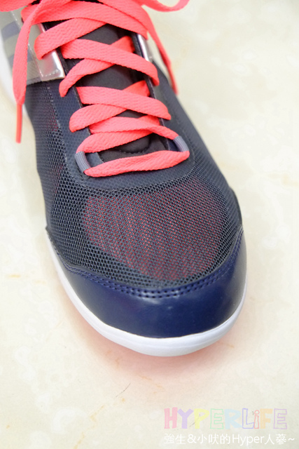 〈運動魂燃燒吧〉運動女孩兒穿搭鞋款分享,Adidas運動訓練鞋開箱~ @強生與小吠的Hyper人蔘~ adidas開箱 (12).jpg