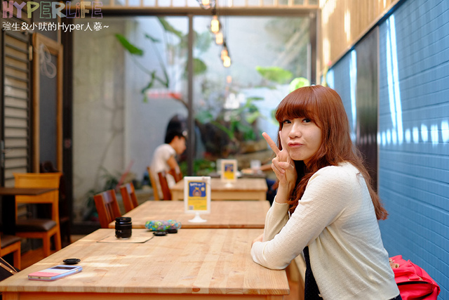 【台中燙髮♥染髮日記】秋冬最in的櫻桃紅色搭配夢幻大捲,可愛系女孩兒髮型首選~台中燙髮、台中染髮 ✂ 首選夏森髮廊 @強生與小吠的Hyper人蔘~ 台中夏森髮型染髮燙髮護髮 (8).jpg