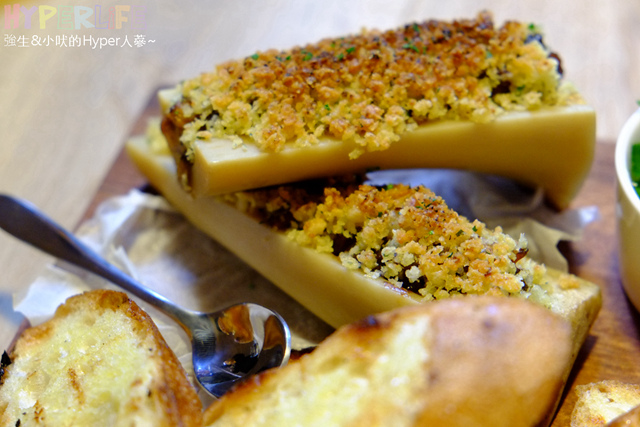 想大口吃肉大口喝酒?就到美術館綠園道旁《FORE restaurant》享受原木燒烤的獨有美食滋味吧!空間氣派寬敝適合多人聚餐或情侶用餐,目前有商業午餐新上市可嚐鮮~ @強生與小吠的Hyper人蔘~ FORE restaurant (21).jpg