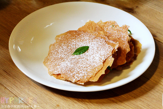 想大口吃肉大口喝酒?就到美術館綠園道旁《FORE restaurant》享受原木燒烤的獨有美食滋味吧!空間氣派寬敝適合多人聚餐或情侶用餐,目前有商業午餐新上市可嚐鮮~ @強生與小吠的Hyper人蔘~ FORE restaurant (40).jpg