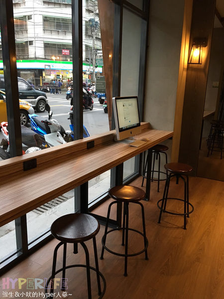 鵲絲旅店 CHASE Walker Hotel-來台中逢甲夜市遊玩,怎能不來全台第一間無人櫃檯飯店住宿!(文末讀者優惠) @強生與小吠的Hyper人蔘~ S__4784176