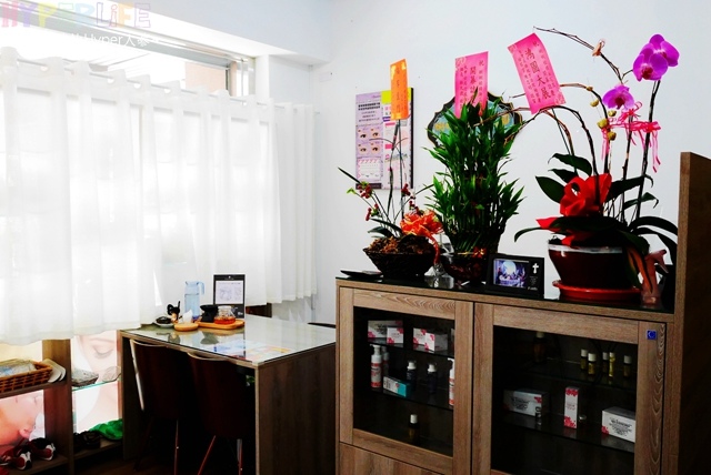 ∥美睫∥無神單眼皮接完睫毛後變身放電雙眼皮~極細睫毛的隱形眼線效果超威,讓我又有閃閃發亮滴迷人眼神啦!!!@台中娳娳婭精油花園 @強生與小吠的Hyper人蔘~ 台中娳娳婭接睫毛 種睫毛植睫毛 (14).jpg