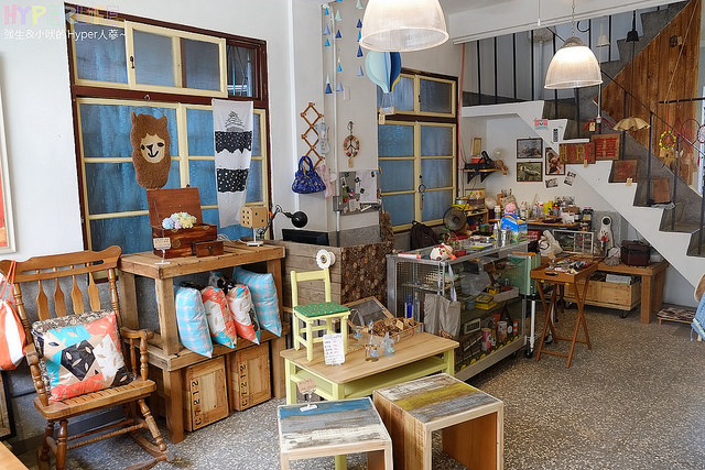讓女孩兒們忍不住想尖叫的可愛雜貨舖,給妳滿滿的Zakka台中雜貨大平台!!敲可愛的雜貨讓人陷入嚴重選擇困難之外,美美的店面裝潢擺設也是IG熱門打卡點喔~~ @強生與小吠的Hyper人蔘~ 溜溜尾巴 (5).jpg