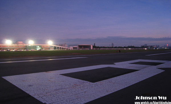 Canon 850is – 秋末水湳舊機場夕陽西落 @強生與小吠的Hyper人蔘~ Canon 850is – 秋末水湳舊機場夕陽西落