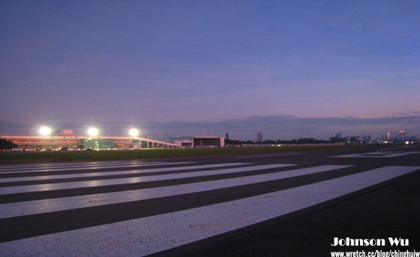 Canon 850is – 秋末水湳舊機場夕陽西落 @強生與小吠的Hyper人蔘~ Canon 850is – 秋末水湳舊機場夕陽西落