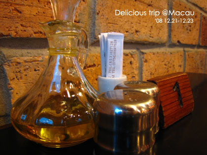 ├ 澳門文化美食之旅 ┤整個很油膩的木偶葡國餐廳料理 @強生與小吠的Hyper人蔘~ ├ 澳門文化美食之旅 ┤整個很油膩的木偶葡國餐廳料理