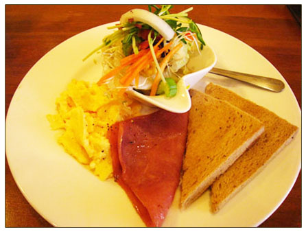 大妞小妞@尼克咖啡吃早餐 @強生與小吠的Hyper人蔘~ 大妞小妞@尼克咖啡吃早餐