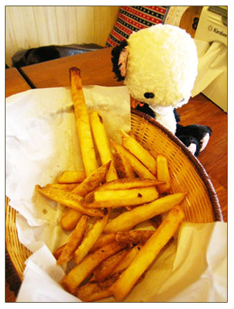 大妞小妞@尼克咖啡吃早餐 @強生與小吠的Hyper人蔘~ 大妞小妞@尼克咖啡吃早餐