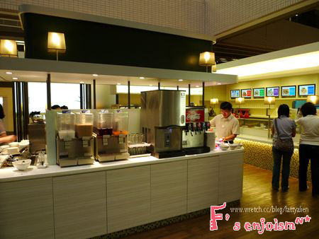 Holiday Inn Express‧聚坊‧ @強生與小吠的Hyper人蔘~ Holiday Inn Express‧聚坊‧