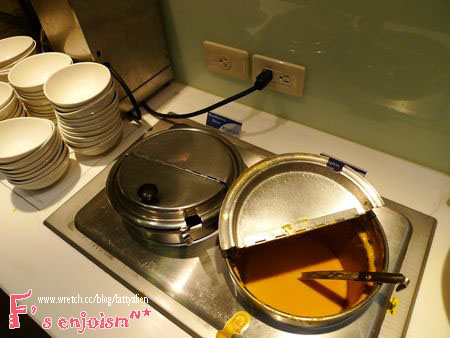 Holiday Inn Express‧聚坊‧ @強生與小吠的Hyper人蔘~ Holiday Inn Express‧聚坊‧