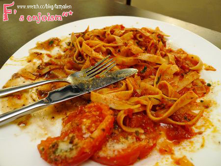 Holiday Inn Express‧聚坊‧ @強生與小吠的Hyper人蔘~ Holiday Inn Express‧聚坊‧