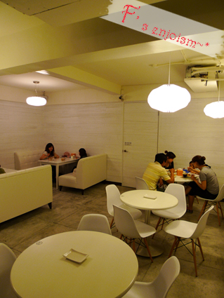 Robot Station機器人餐廳2店。R星咖啡。 @強生與小吠的Hyper人蔘~ Robot Station機器人餐廳2店。R星咖啡。