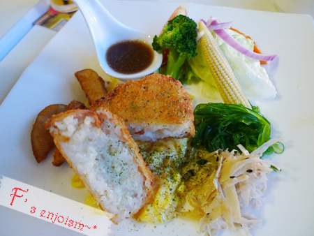 Robot Station機器人餐廳2店。R星咖啡。 @強生與小吠的Hyper人蔘~ Robot Station機器人餐廳2店。R星咖啡。