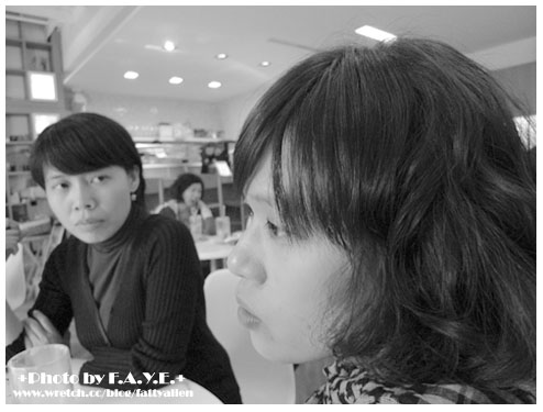 暴食社三巨頭@Retro Coffee。 @強生與小吠的Hyper人蔘~ 暴食社三巨頭@Retro Coffee。